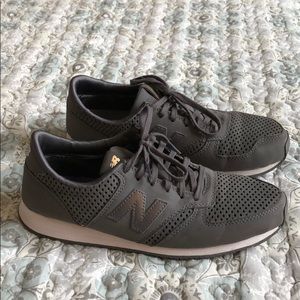 New Balance 420 sneakers